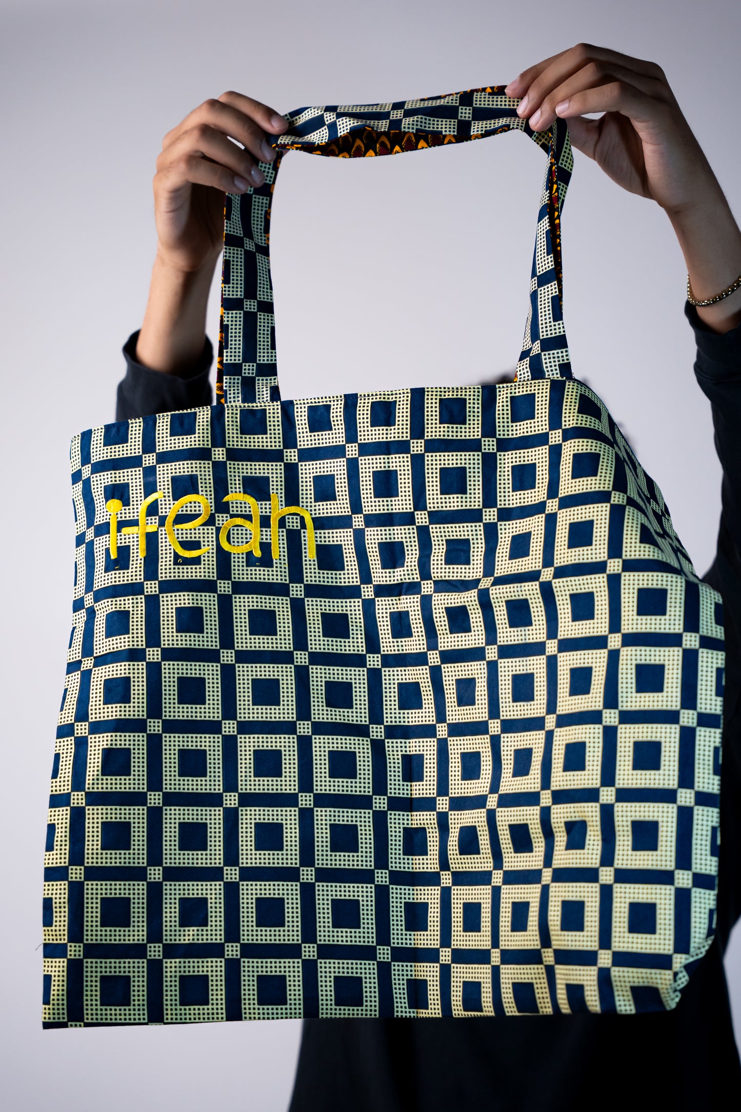 Ifean versa Contrast